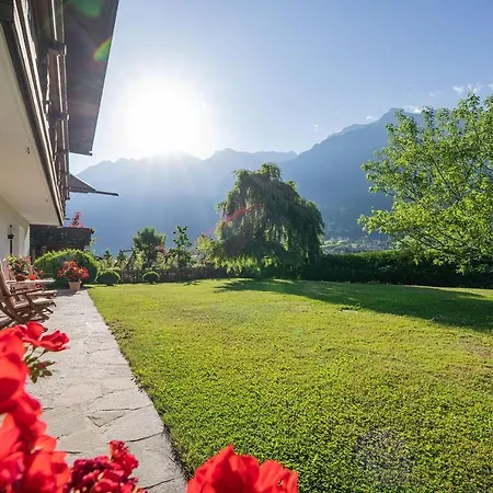 Mandelbaum Neustift im Stubaital